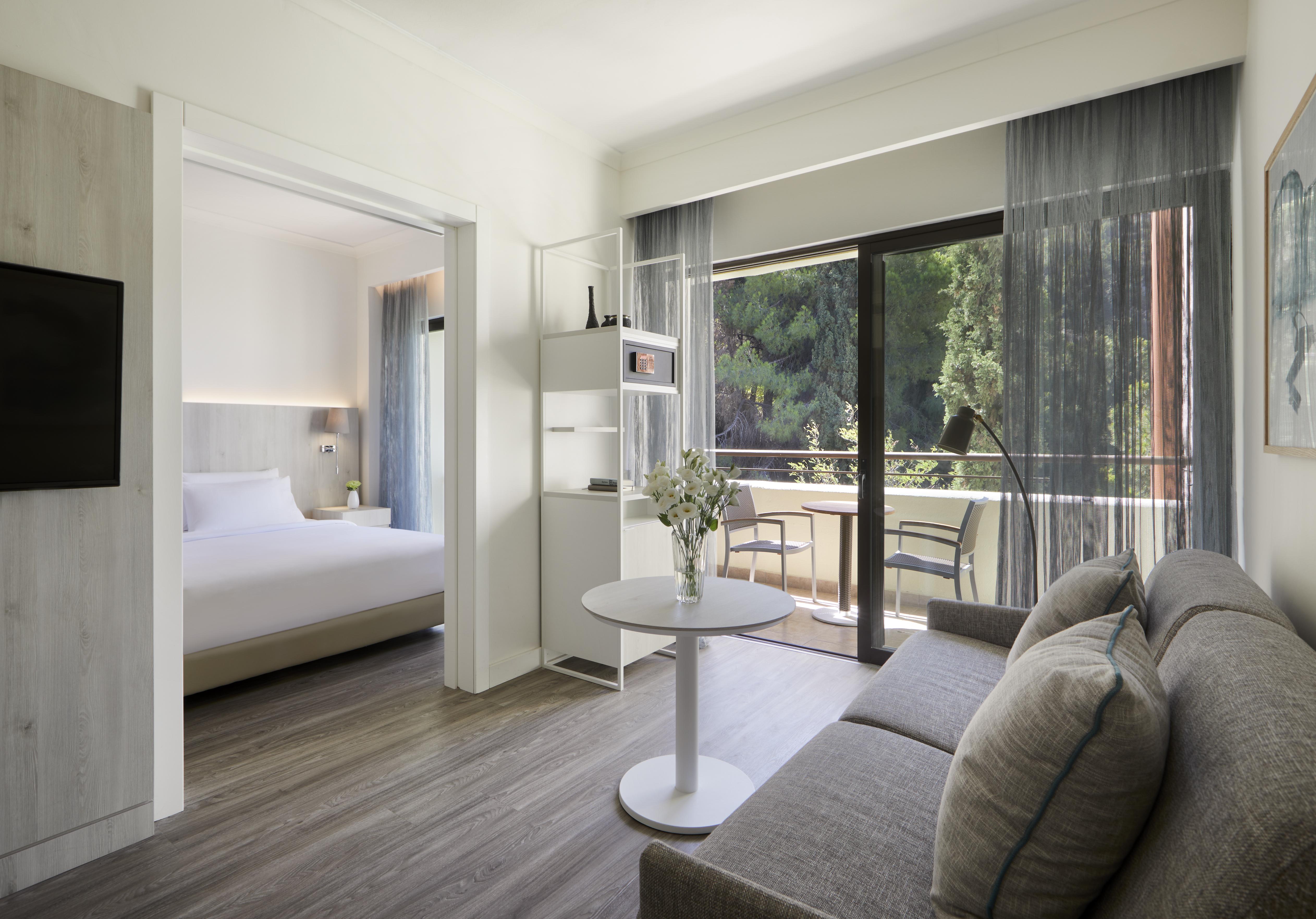 Amus & Hotel